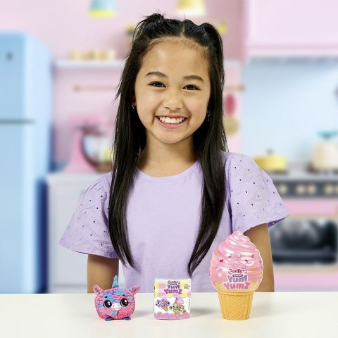 Maskotka Cookeez Makery Yum Yummz - Rożek display 18 sztuk Maskotka Cookeez Makery Yum Yummz - Rożek display 18 sztuk