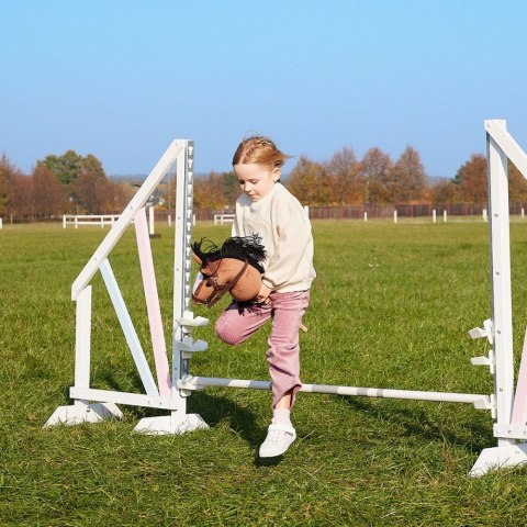 Koń na kiju Hobby Horse HOPPIHORSE A4 Bay - ciemny brąz, maść gniada Koń na kiju Hobby Horse HOPPIHORSE A4 Bay - ciemny brąz, maść gniada
