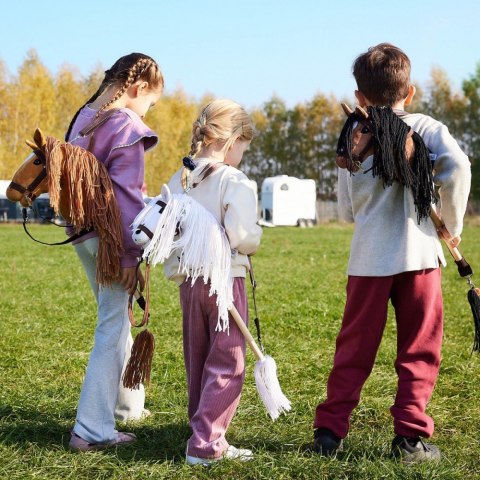 Koń na kiju Hobby Horse HOPPIHORSE A4 Bay - ciemny brąz, maść gniada Koń na kiju Hobby Horse HOPPIHORSE A4 Bay - ciemny brąz, maść gniada