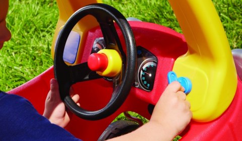 Jeździk Cozy Coupe nowe oczy Jeździk Cozy Coupe nowe oczy