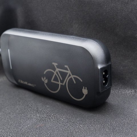 Ładowarka do roweru skutera elektrycznego 36V | 42V | 2A | 5.5*2.1 | wodoodporna + kabel zasilający Ładowarka do roweru skutera elektrycznego 36V | 42V | 2A | 5.5*2.1 | wodoodporna + kabel zasilający