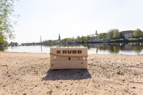 Gra Kubb w kartonowym opakowaniu Gra Kubb w kartonowym opakowaniu
