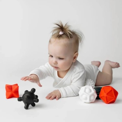 Kontrastowe piłeczki sensoryczne 6 szt. Moms Care Kontrastowe piłeczki sensoryczne 6 szt. Moms Care