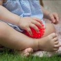 Piłeczka do masażu SENSORKY w torebce [czerwona] Moms Care