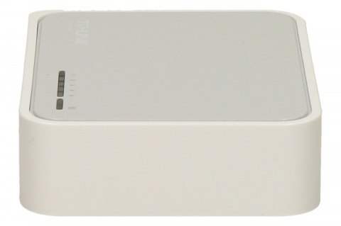 SF1005D switch L2 5x10/100 Desktop SF1005D switch L2 5x10/100 Desktop