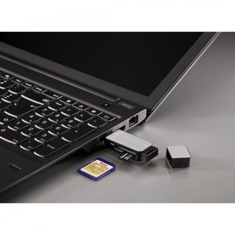Czytnik kart SD/microSD USB 3.0 srebrny Czytnik kart SD/microSD USB 3.0 srebrny