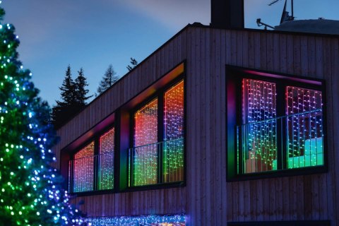 Inteligentna kurtyna Curtain 210 LED RGB+W 1,5/2,1m, przezroczysty przewód Inteligentna kurtyna Curtain 210 LED RGB+W 1,5/2,1m, przezroczysty przewód