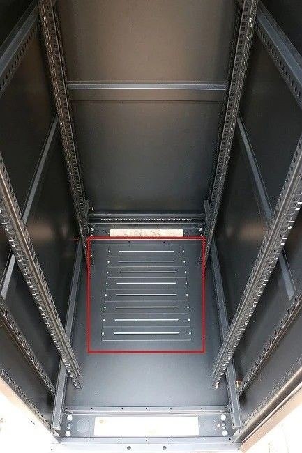Szafa rack 42U 600x800mm czarna stojąca Szafa rack 42U 600x800mm czarna stojąca