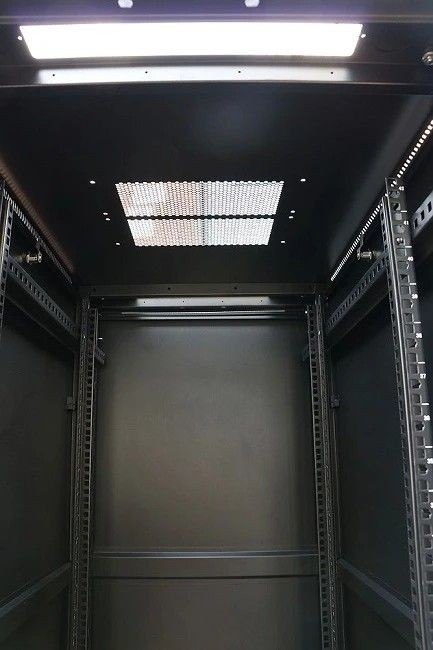 Szafa rack 42U 600x800mm czarna stojąca Szafa rack 42U 600x800mm czarna stojąca