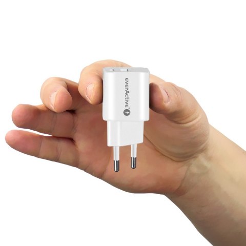 Ładowarka USB/USB-C QC3.0 30W technologia GaN Biała Ładowarka USB/USB-C QC3.0 30W technologia GaN Biała