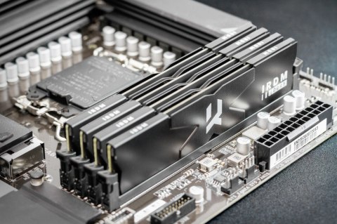 Pamięć DDR5 IRDM 32GB(2*16GB)/6000 CL30 czarna Pamięć DDR5 IRDM 32GB(2*16GB)/6000 CL30 czarna