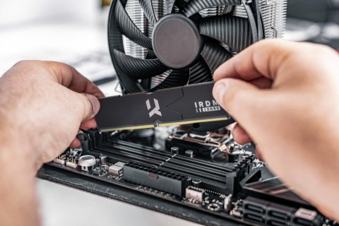 Pamięć DDR5 IRDM 64GB(2*32GB)/6000 CL30 czarna Pamięć DDR5 IRDM 64GB(2*32GB)/6000 CL30 czarna