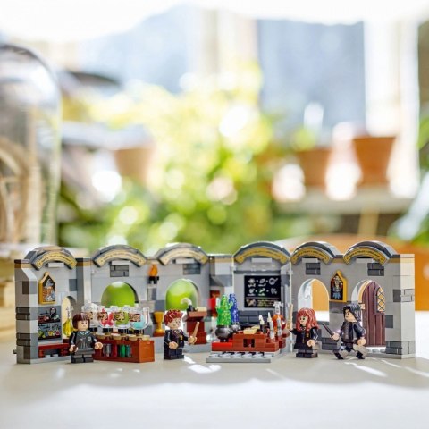 Klocki Harry Potter 76431 Zamek Hogwart Zajecia z eliksirów Klocki Harry Potter 76431 Zamek Hogwart Zajecia z eliksirów