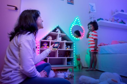 Inteligentne lampki dekoracyjne Strings USB-C (Candies) 200 LED RGB, serca, zielony przewód, 12 m Inteligentne lampki dekoracyjne Strings USB-C (Candies) 200 LED RGB, serca, zielony przewód, 12 m