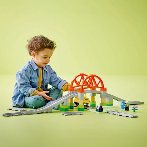 Klocki DUPLO 10426 Most i tory kolejowe - zestaw rozszerzający Klocki DUPLO 10426 Most i tory kolejowe - zestaw rozszerzający