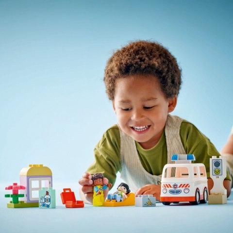 Klocki DUPLO 10447 Karetka z kierowcą Klocki DUPLO 10447 Karetka z kierowcą
